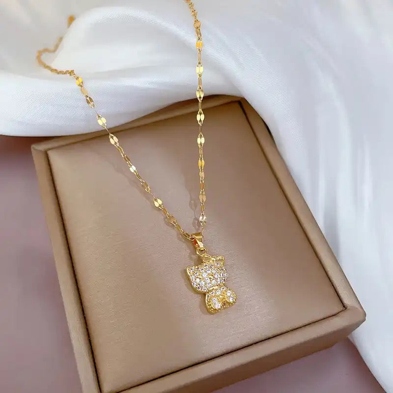 HK GOLD DIAMANTÉ NECKLACE